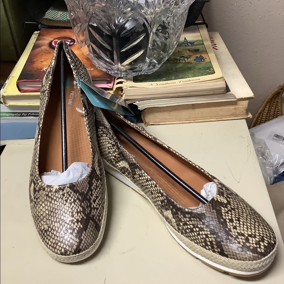 BareTraps Shoes - BareTraps Prim Flats